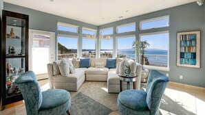 Unclassified image, 4 of 44, button - Big Ocean & Pismo Beach views at designer's luxury home. Min 30 night rental. (Pismo Beach)