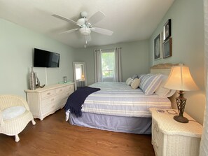 3 bedrooms, iron/ironing board, travel crib, free WiFi