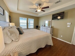 5 bedrooms, iron/ironing board, free WiFi