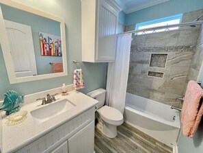 Combined shower/bathtub