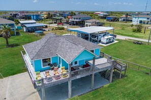 Exterior - Flower Pot - 3 Bedroom, 2 Bath, Sleeps 10 - Gulf View! (Crystal Beach)