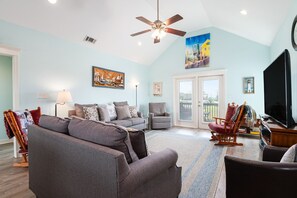 DVD player - Flower Pot - 3 Bedroom, 2 Bath, Sleeps 10 - Gulf View! (Crystal Beach)