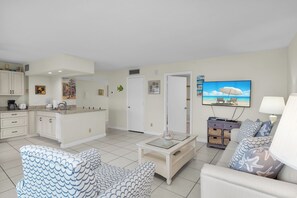 Una televisión, un reproductor de DVD