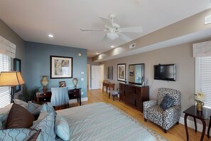 5 bedrooms, iron/ironing board, free WiFi, bed sheets