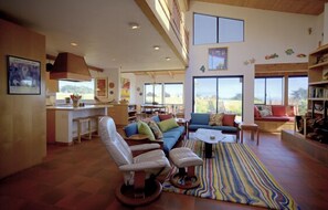 Smart TV, fireplace, DVD player