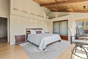 2 bedrooms, WiFi (free), bed sheets - Sea Watch - Hot Tub & Ocean Deck Views (Sea Ranch)