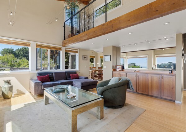 Unclassified image, 1 of 42, button - Sea Watch - Hot Tub & Ocean Deck Views (Sea Ranch)
