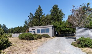 Exterior - Sea Watch - Hot Tub & Ocean Deck Views (Sea Ranch)