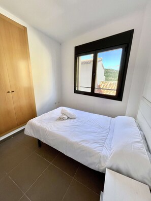 3 makuuhuonetta, silitysrauta/-lauta, Wi-Fi