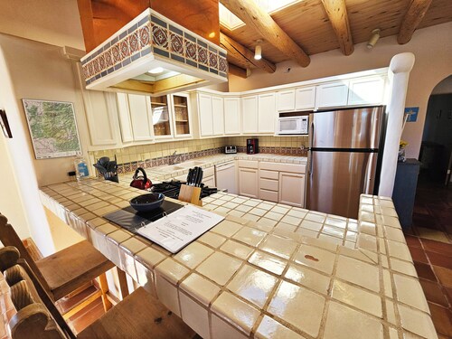 Casa Luminosa, Private Hot Tub Los Altos Clubhouse with pool, sauna, tennis