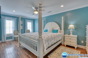 Room - Driftwood - Five Bedroom, Five 1/2 Bath Oceanfront House with Private Pool (Garden City Beach)