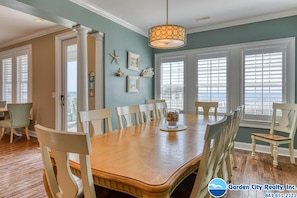 Dining - Driftwood - Five Bedroom, Five 1/2 Bath Oceanfront House with Private Pool (Garden City Beach)