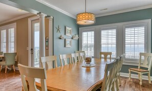 Dining - Driftwood - Five Bedroom, Five 1/2 Bath Oceanfront House with Private Pool (Garden City Beach)