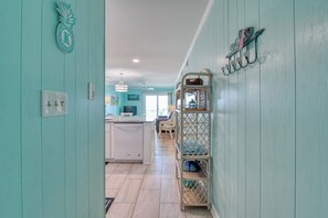 Interior - Beach House 108 - Two Bedroom, Two Bath Oceanfront Condo (Garden City Beach)