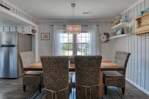 Dining - Inlet Summer in Summer House Community (Garden City Beach)