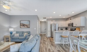 Living area - 3 Bedroom, Two 1/2 Bath, Dog-friendly House with Community Pool (Garden City Beach)