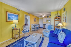 TV - Inlet Pointe 29 Walk to beach in 2 minutes. Enjoy the pool and floating dock. (Garden City Beach)