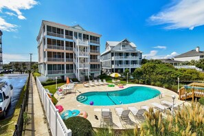 Pool - Compass Rose 11, three-bedroom, two-bath condo, ocean front (Garden City Beach)