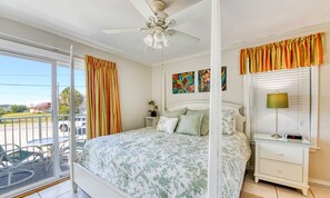 Room - Compass Rose 11, three-bedroom, two-bath condo, ocean front (Garden City Beach)