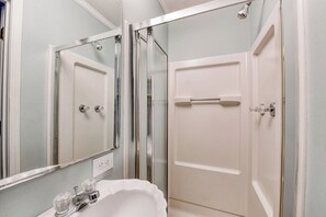 Shower, towels