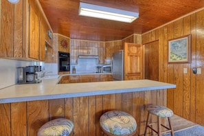 Fridge, microwave, oven, stovetop - Abernethy Cottage - Three Bedroom, Two Bath Second Row Beach House (Garden City Beach)