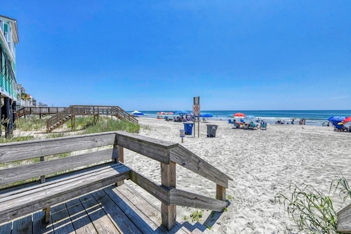 Abernethy Cottage - Three Bedroom, Two Bath Second Row Beach House