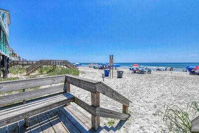 Abernethy Cottage - Three Bedroom, Two Bath Second Row Beach House