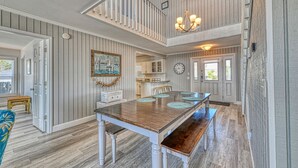 Dining - Reel 'Em Inn - Six Bedroom, Four Bath Oceanfront Beach House with Sundeck (Garden City Beach)