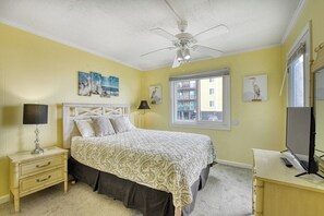 2 bedrooms, free WiFi, bed sheets - Beach House 110, two-bedroom, two-bath ocean-view condo (Garden City Beach)