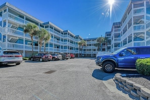 Property grounds - Beach House 110, two-bedroom, two-bath ocean-view condo (Garden City Beach)