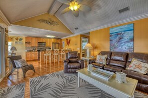 Living area - Cypress Place D - Three Bedroom, Two Bath Beach House (Garden City Beach)