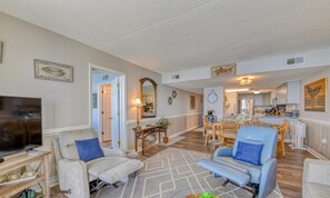 Living area - Horizon East Penthouse C - Three Bedroom, Three Bath Oceanfront Condo (Garden City Beach)