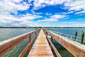 Beach - Inlet Pointe 33, two-bedroom, two-bath Inlet/channel-front condo (Garden City Beach)
