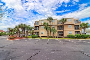 Exterior - Inlet Pointe 33, two-bedroom, two-bath Inlet/channel-front condo (Garden City Beach)