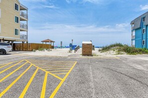 Property grounds - Life's Good On Easy Street - Three Bedroom, Two Bath House (Garden City Beach)