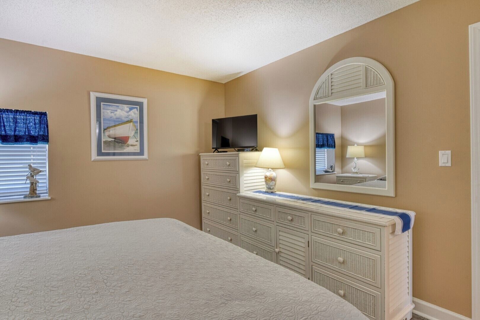 Surfmaster 1009 - One-bedroom, One-and-a-half-bath Oceanfront Cond - Garden City, SC
