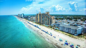 On the beach - Surfmaster 1010 - Two-bedroom, two-bath oceanfront condo (Garden City Beach)