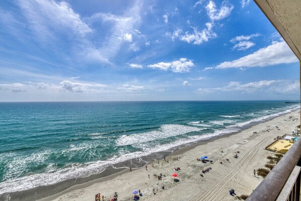 On the beach - Surfmaster 1010 - Two-bedroom, two-bath oceanfront condo (Garden City Beach)