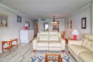 DVD player, stereo - Surfmaster 1106 - One-bedroom, one-and-a-half-bath oceanfront condo (Garden City Beach)