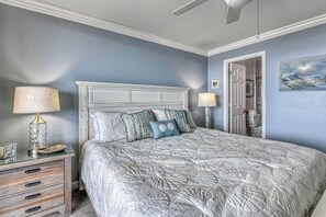 1 bedroom, free WiFi, bed sheets - Surfmaster 111 - One-bedroom, one bath oceanfront condo (Garden City Beach)