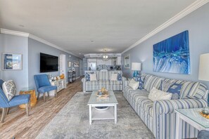 Smart TV, DVD player - Surfmaster 111 - One-bedroom, one bath oceanfront condo (Garden City Beach)