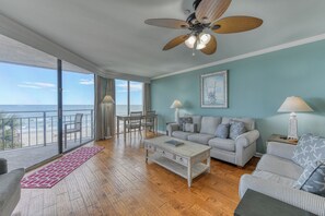 DVD player - Surfmaster 204 - Two-bedroom, two-bath oceanfront condo (Garden City Beach)