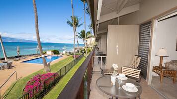 تناول الطعام بالخارج