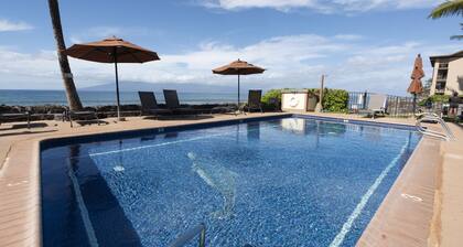 Great Top floor! Beamed Ceilings! Direct Views~ 214