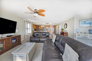 DVD player - Surfmaster 307 - Three-bedroom, three-bath oceanfront condo (Garden City Beach)