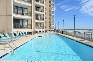Pool - Surfmaster 607- Three-bedroom, three-bath oceanfront condo with pools (Garden City Beach)