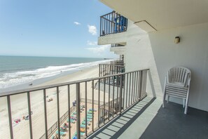 Property grounds - Cozy 2 Bedroom Oceanfront Condo (MURRELLS INLET)