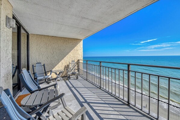 Property grounds - Surfmaster 904 - Two-bedroom, two-bath oceanfront condo with pools (Garden City Beach)