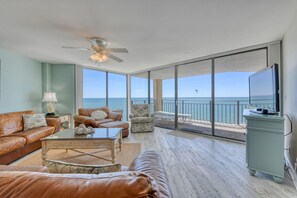 TV, lettore DVD, impianto stereo