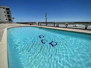 Alberca techada y alberca climatizada